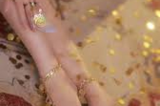 明星餐饮店集体“塌房”：当流量光环照不亮真金白银的账单